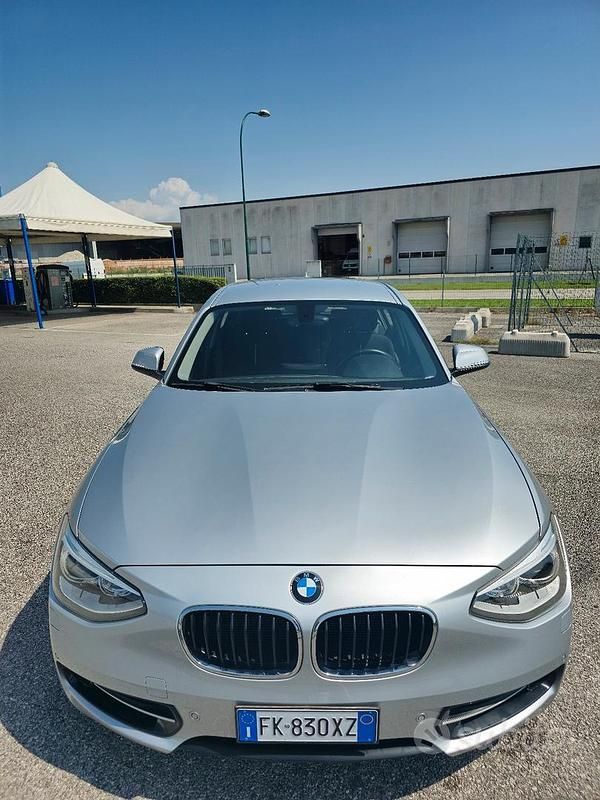 Usata BMW 118 Sport Line 143 CV (105 kW) 2014 Grigio Utilitaria