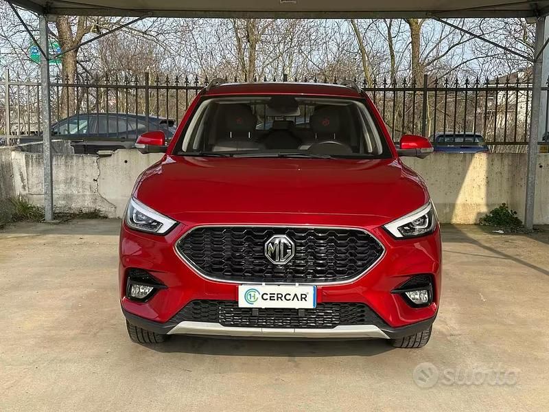 Usata MG ZS Luxury 111 CV (81 kW) 2022 Rosso SUV