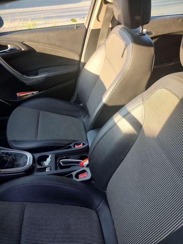 Usata Opel Astra Cosmo 110 CV (80 kW) 2010 Nero Station wagon