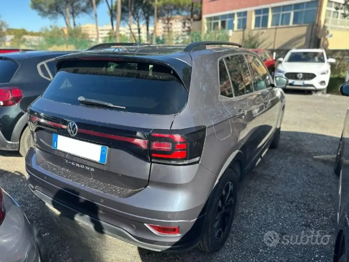 Usata VW T-Cross Style 110 CV (80 kW) 2022 Grigio SUV