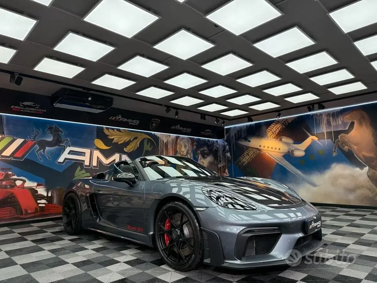 Usata Porsche 718 Spyder 500 CV (367 kW) 2024 Grigio Cabrio