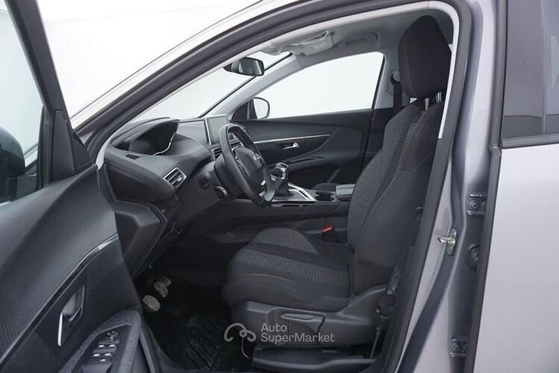 Usata Peugeot 5008 131 CV (96 kW) 2020 Gray SUV