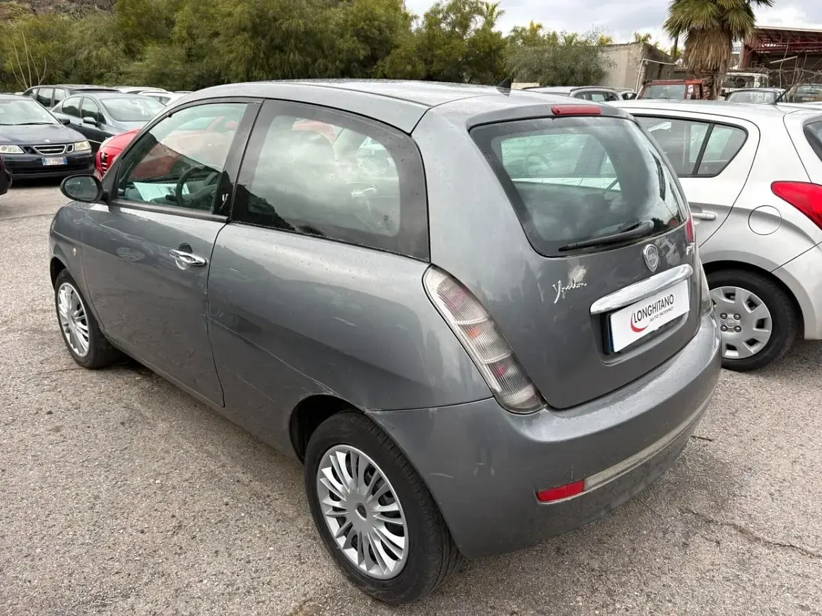 Gebraucht Lancia Ypsilon 75 PS (55 kW) 2009 Grau Kleinwagen
