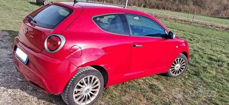 Usata Alfa Romeo MiTo 70 CV (51 kW) 2015 Rosso Utilitaria
