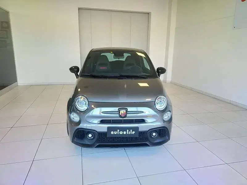 Usata Abarth 695 Competizione 180 CV (132 kW) 2022 Grigio scuro Utilitaria