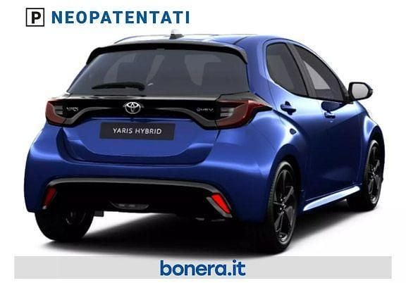 Nuova Toyota Yaris Hybrid Lounge 131 CV (96 kW) 2026 Blu Berlina