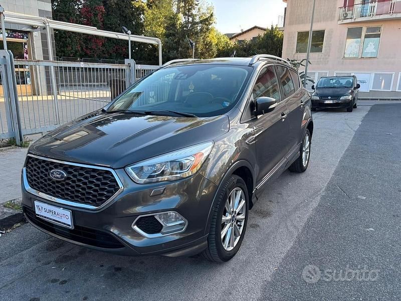 Usata Ford Kuga Vignale 150 CV (110 kW) 2017 Grigio SUV