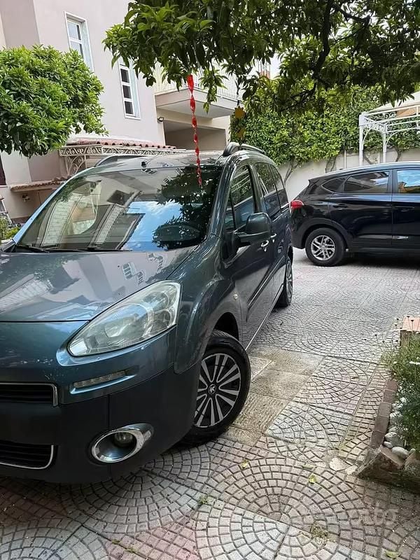 Usata Peugeot Partner Tepee 2012 Grigio Monovolume