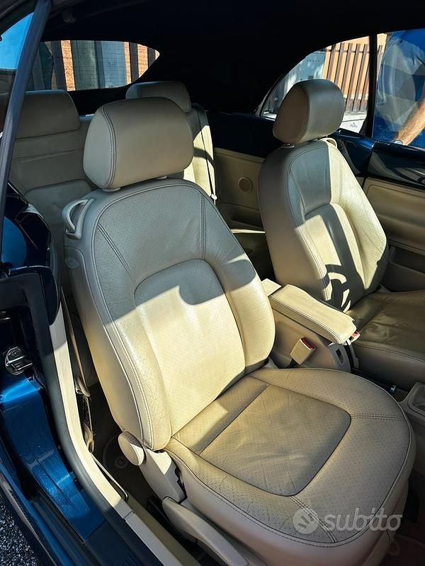 Usata VW Beetle Cabriolet 150 CV (110 kW) 2004 Blu Cabrio