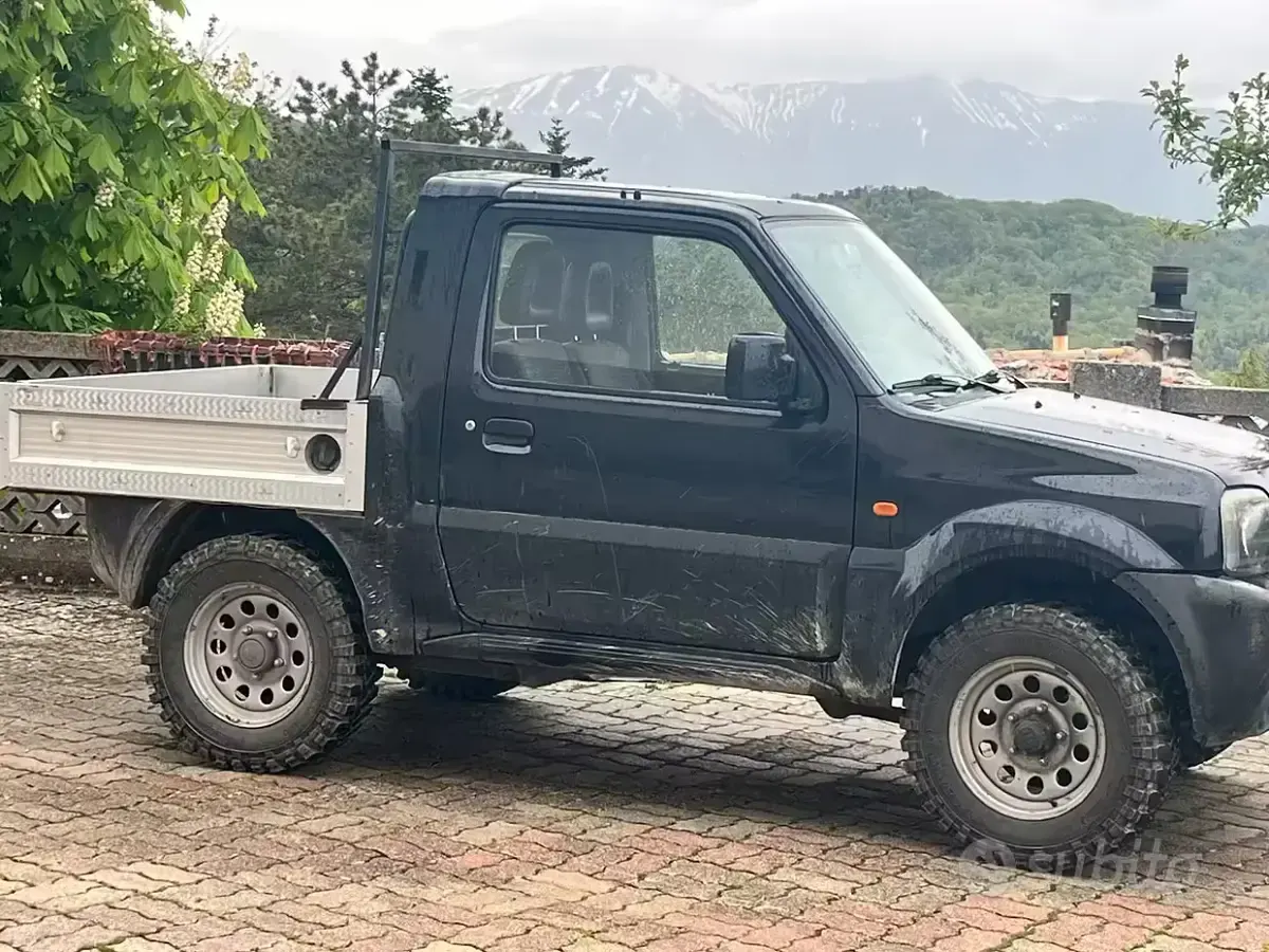 Second-hand Suzuki Jimny 2013 Negru SUV