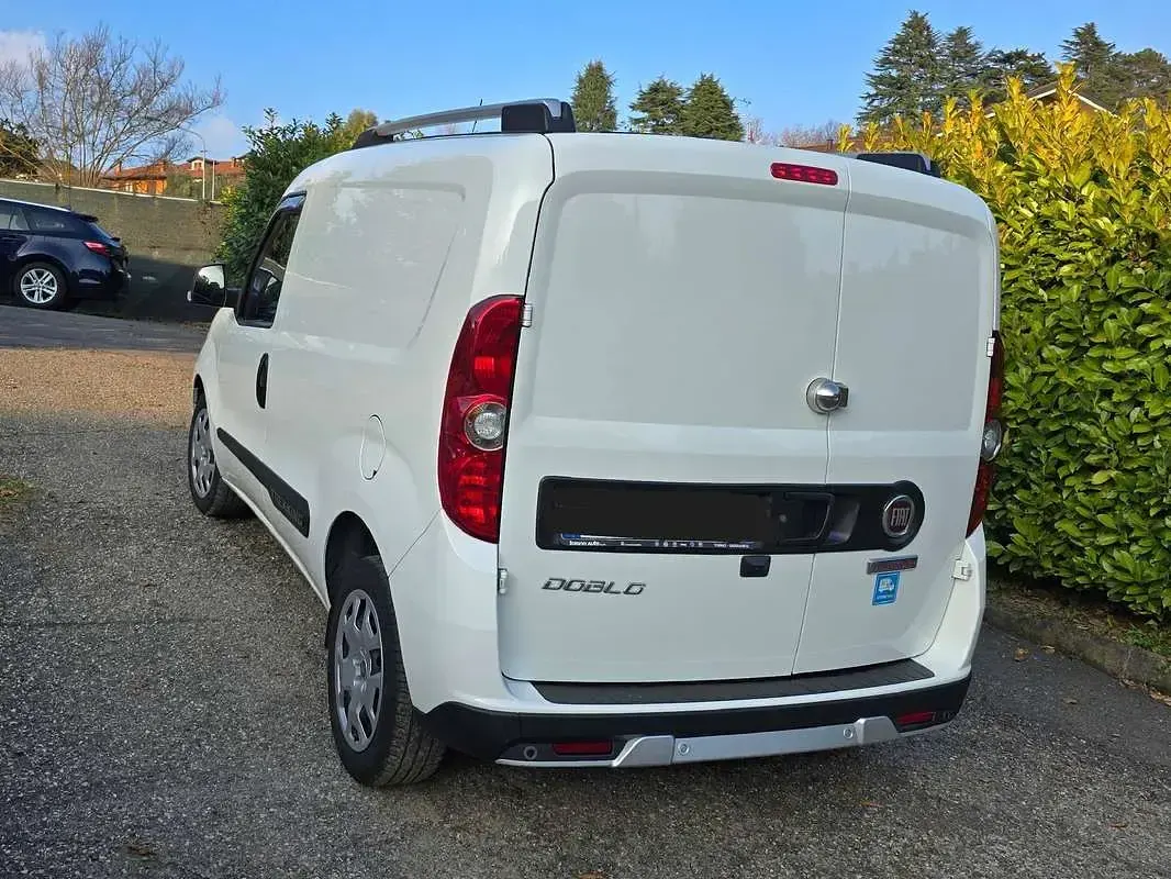 Usata Fiat Doblò Trekking 120 CV (88 kW) 2021 Bianco Monovolume
