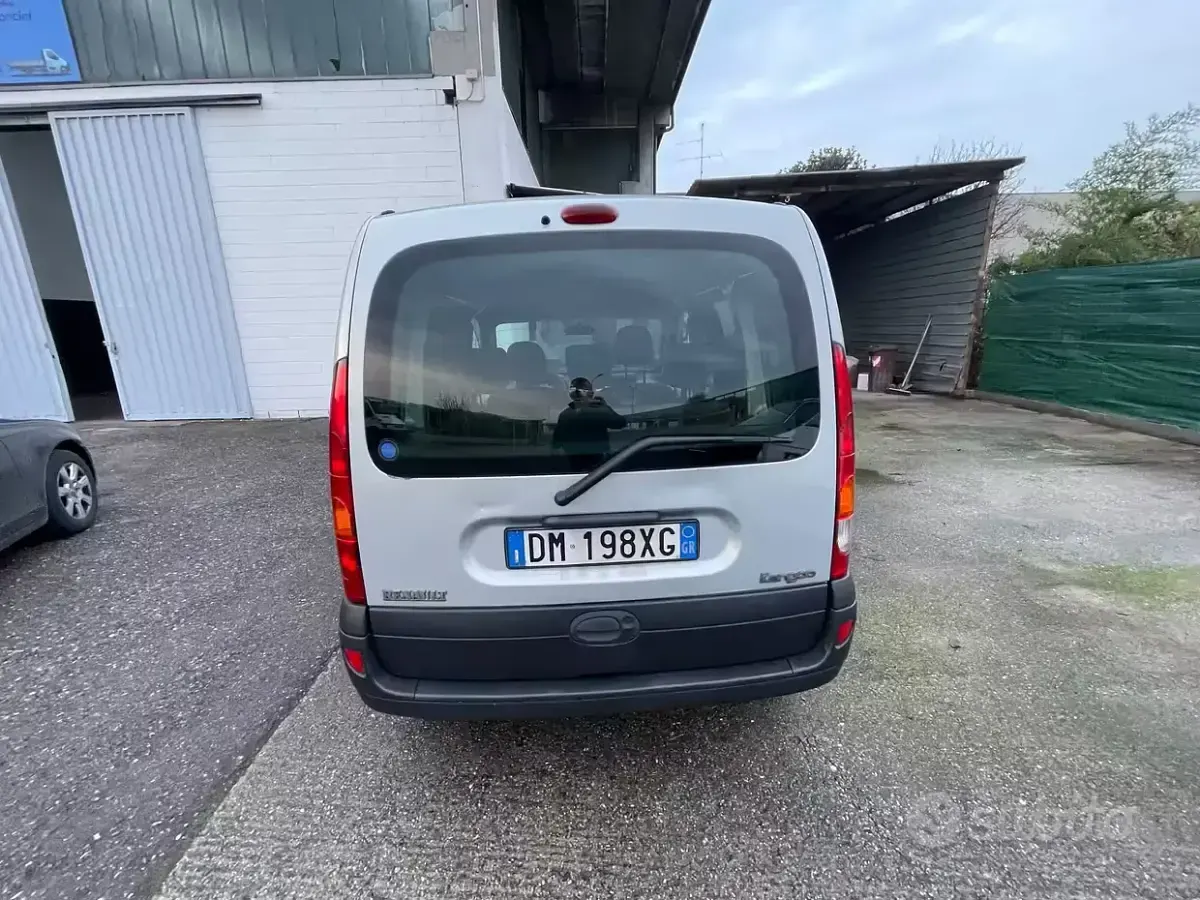 Usata Renault Kangoo 84 CV (61 kW) 2008 Grigio Monovolume