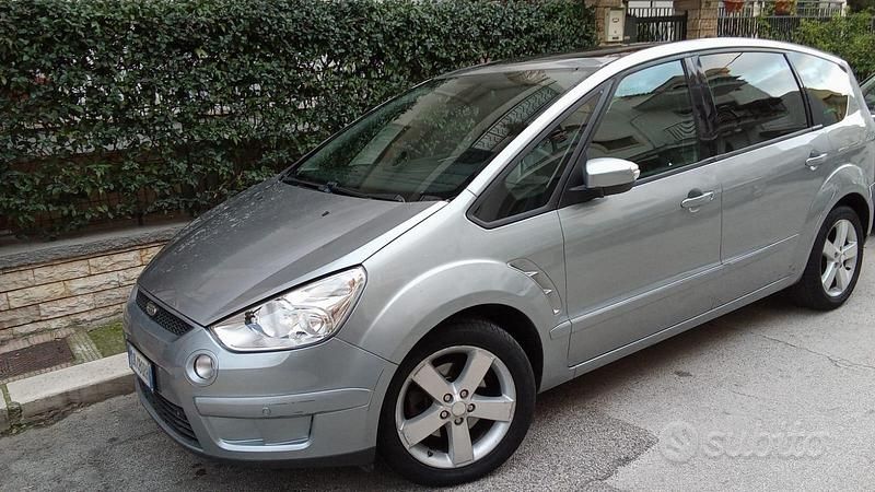 Grigio Usata 2007 Ford S-MAX Monovolume | 6000 € - Immagine 1/1