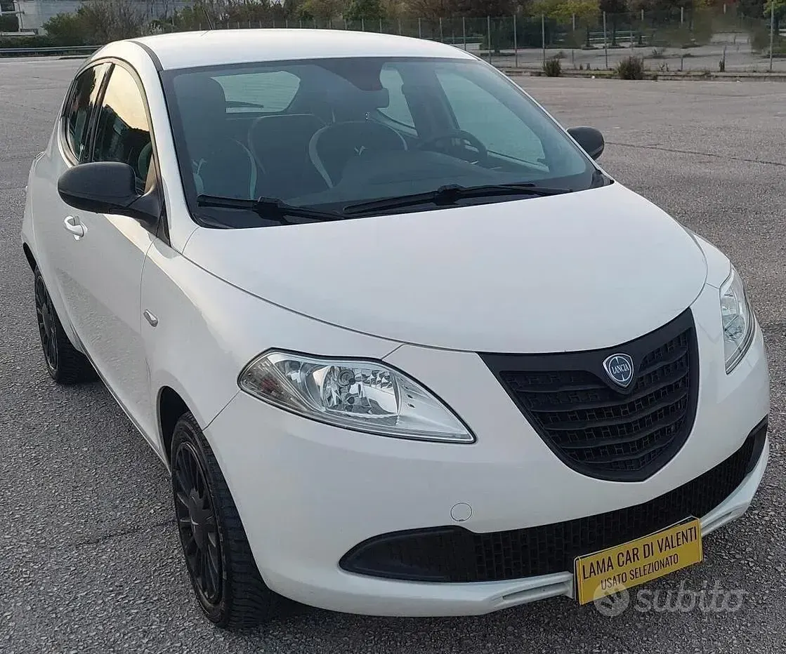 Usata Lancia Ypsilon 69 CV (50 kW) 2014 Beige Utilitaria