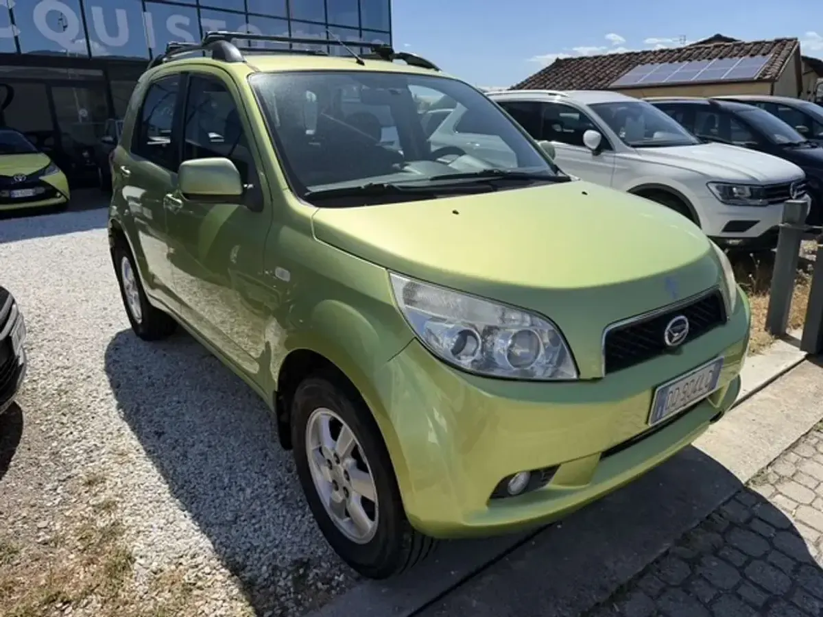 Usata Daihatsu Terios 105 CV (77 kW) 2007 Verde SUV