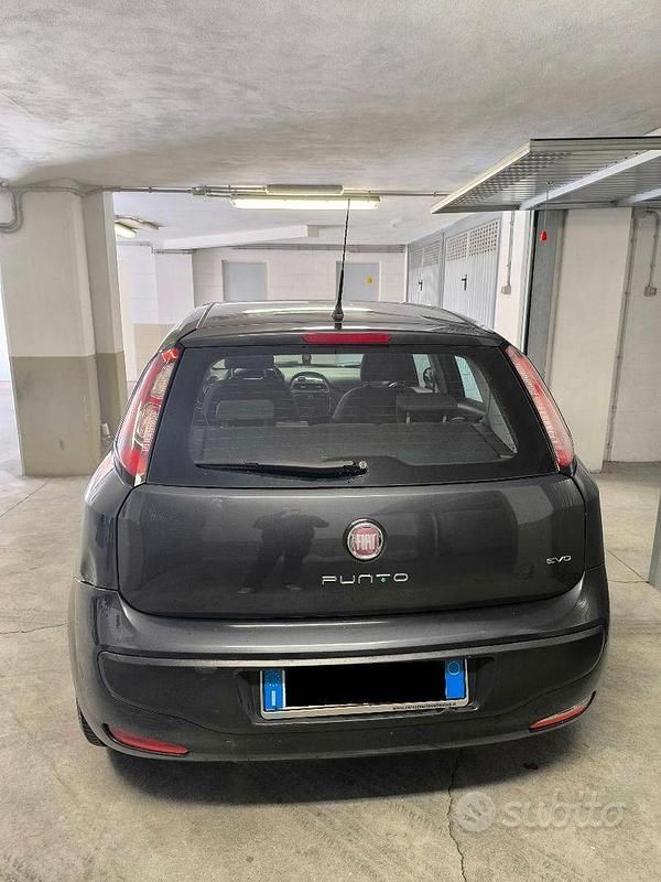 Usata Fiat Punto Evo Dynamic 77 CV (56 kW) 2010 Grigio Utilitaria