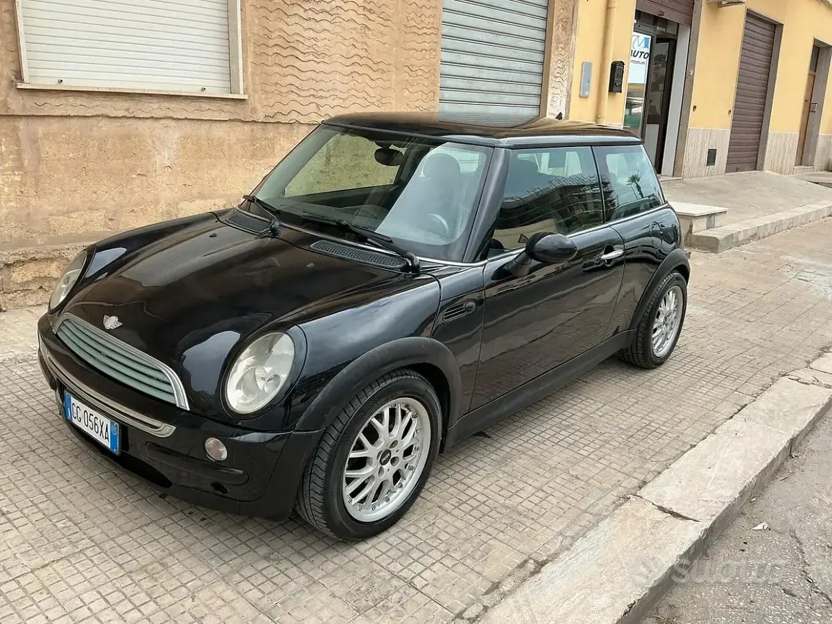 Usata Mini One D 75 CV (55 kW) 2003 Nero Utilitaria