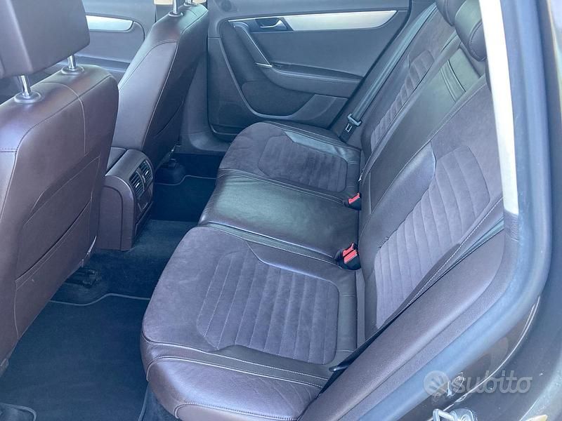 Usata VW Passat 140 CV (102 kW) 2012 Marrone Station wagon