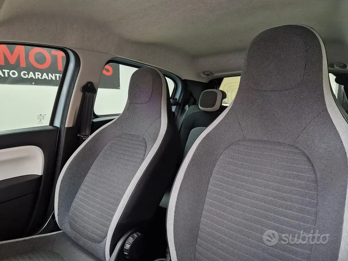 Usata Renault Twingo 69 CV (50 kW) 2016 Bluazzurro Utilitaria