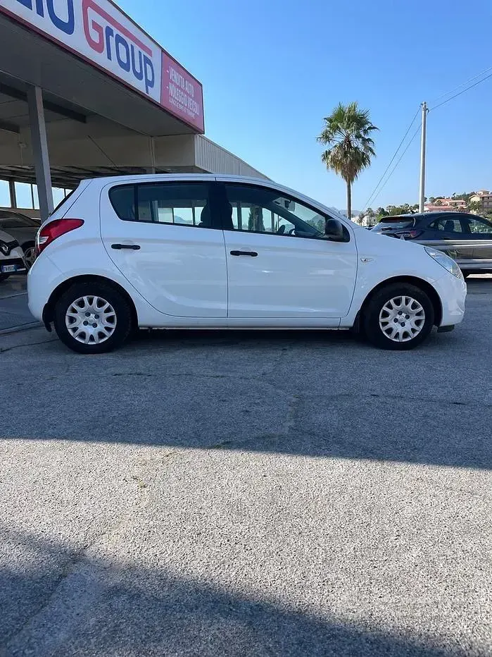 Usata Hyundai i20 Edition 78 CV (57 kW) 2011 Bianco Utilitaria