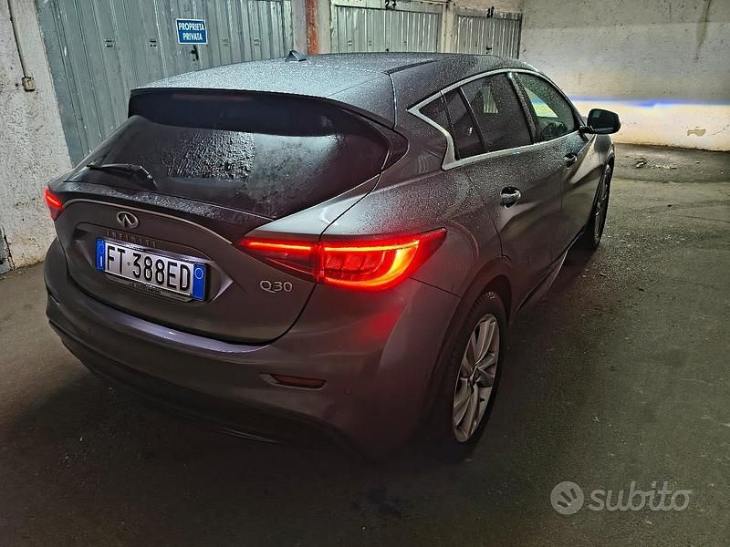 Usata Infiniti Q30 109 CV (80 kW) 2016 Grigio Berlina