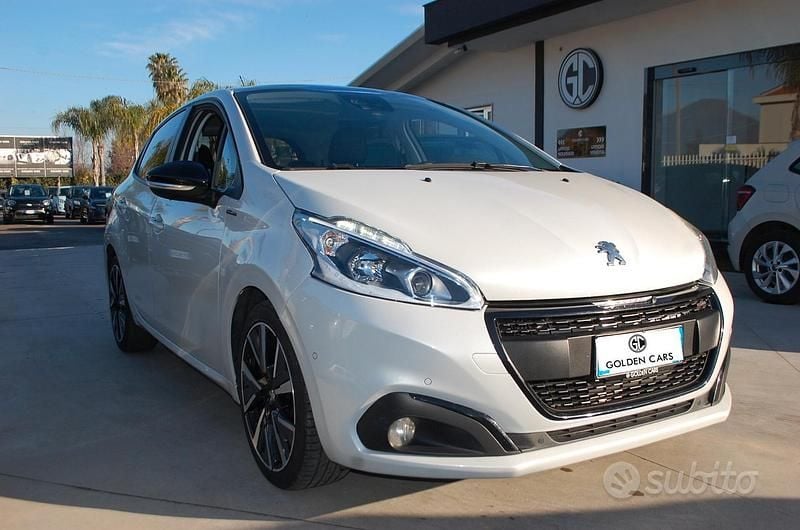 Usata Peugeot 208 GT-line 110 CV (80 kW) 2019 Bianco Utilitaria