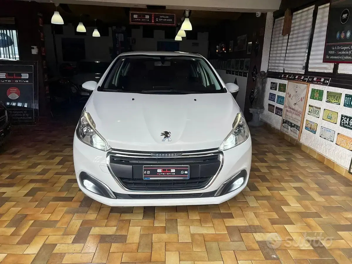 Usata Peugeot 208 75 CV (55 kW) 2018 Bianco Utilitaria