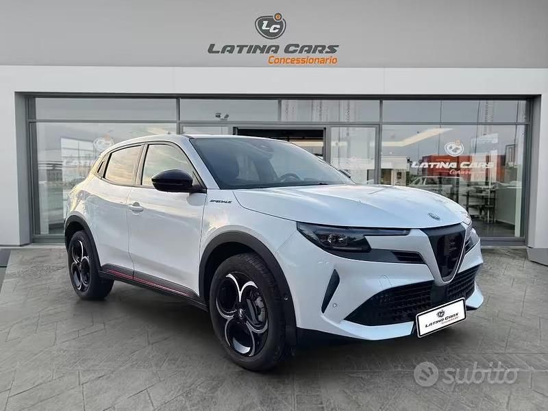 Usata Alfa Romeo Junior 145 CV (106 kW) 2025 Bianco SUV