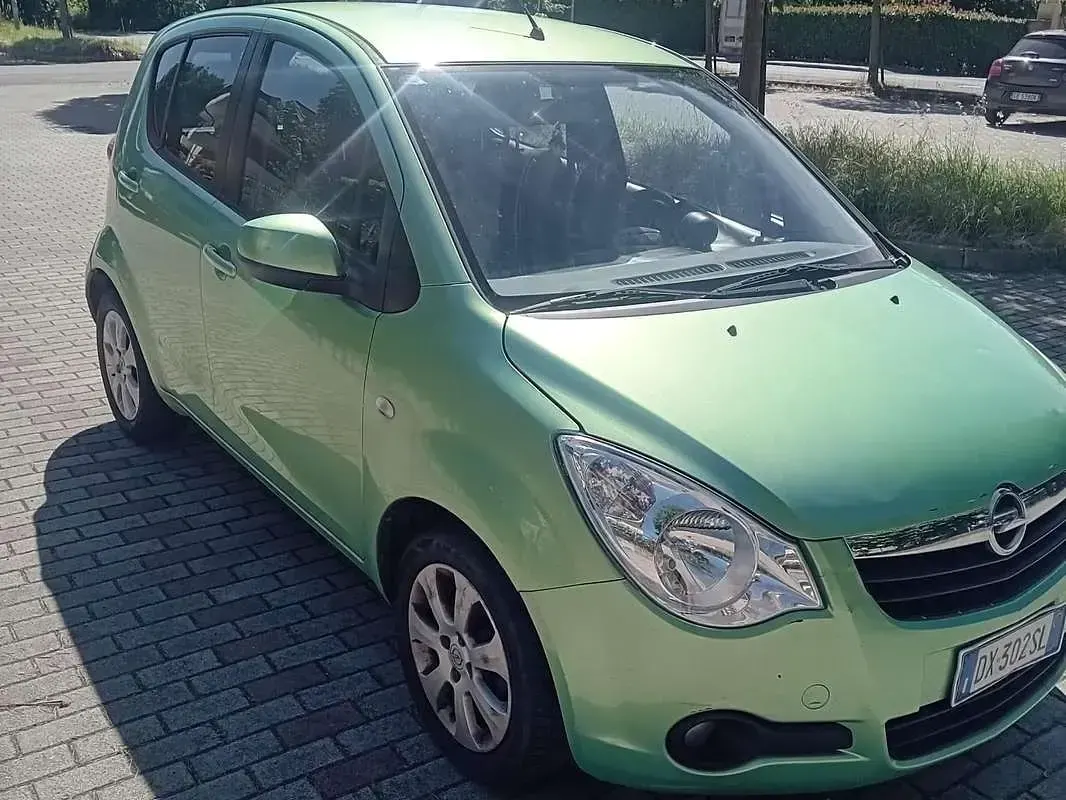 Usata Opel Agila Enjoy 68 CV (50 kW) 2009 Utilitaria
