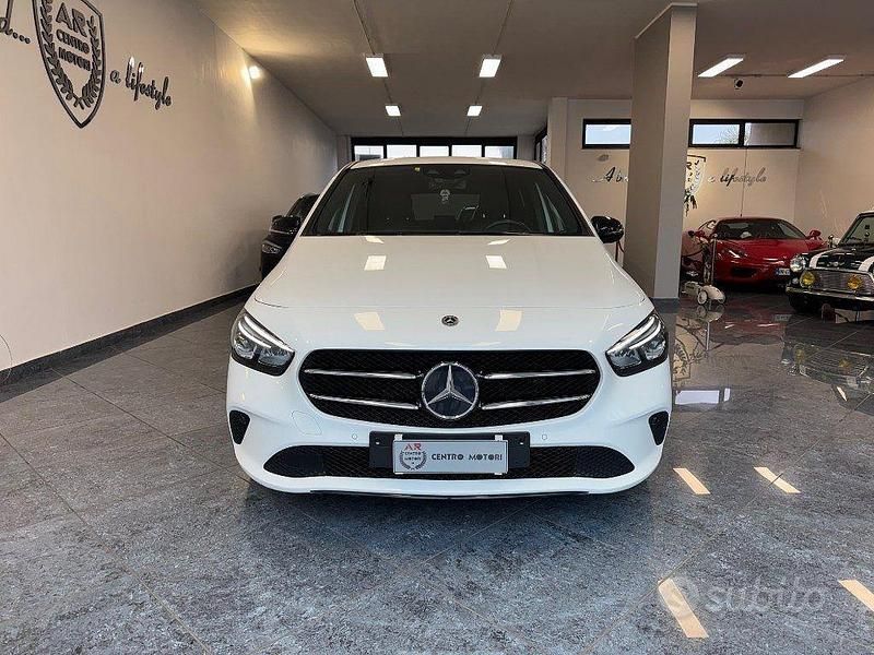 Usata Mercedes B180 Night 116 CV (85 kW) 2020 Bianco Utilitaria