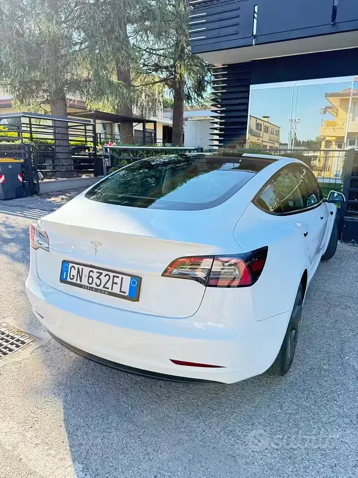 Usata Tesla Model 3 RWD 88 kW (120 CV) 2023 Bianco Berlina