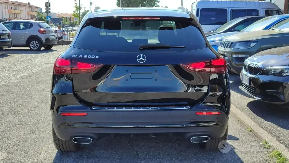 Usata Mercedes GLA200 AMG Line Premium 150 CV (110 kW) 2025 Nero mythos metalizzato SUV