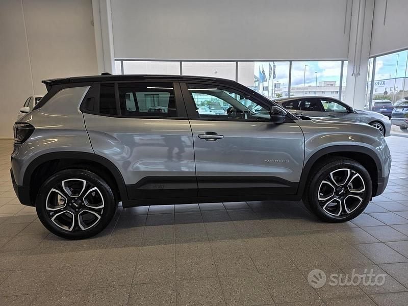 Usata Jeep Avenger Summit 100 CV (73 kW) 2023 Grigio SUV