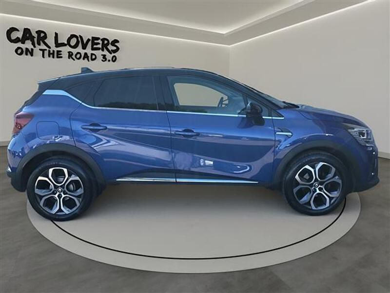 Usata Renault Captur Intens 101 CV (74 kW) 2023 Blu scuro SUV