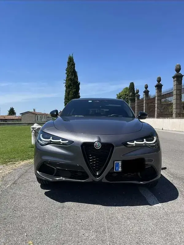 Usata Alfa Romeo Stelvio 160 CV (117 kW) 2025 SUV