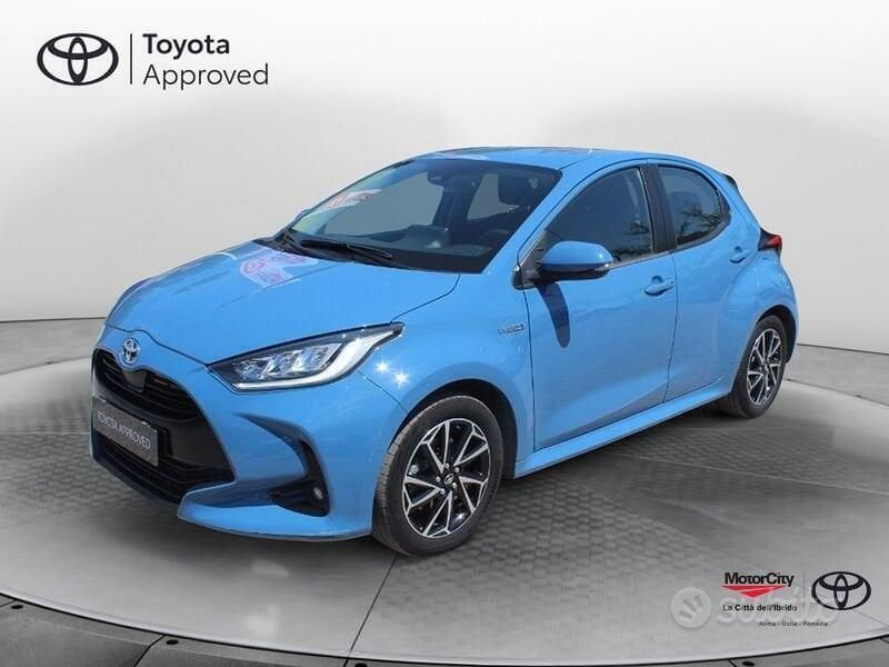 Azzurro Usata 2020 Toyota Yaris Hybrid Trend Tre volumi | 16.900 € (Buon prezzo) - Immagine 1/4