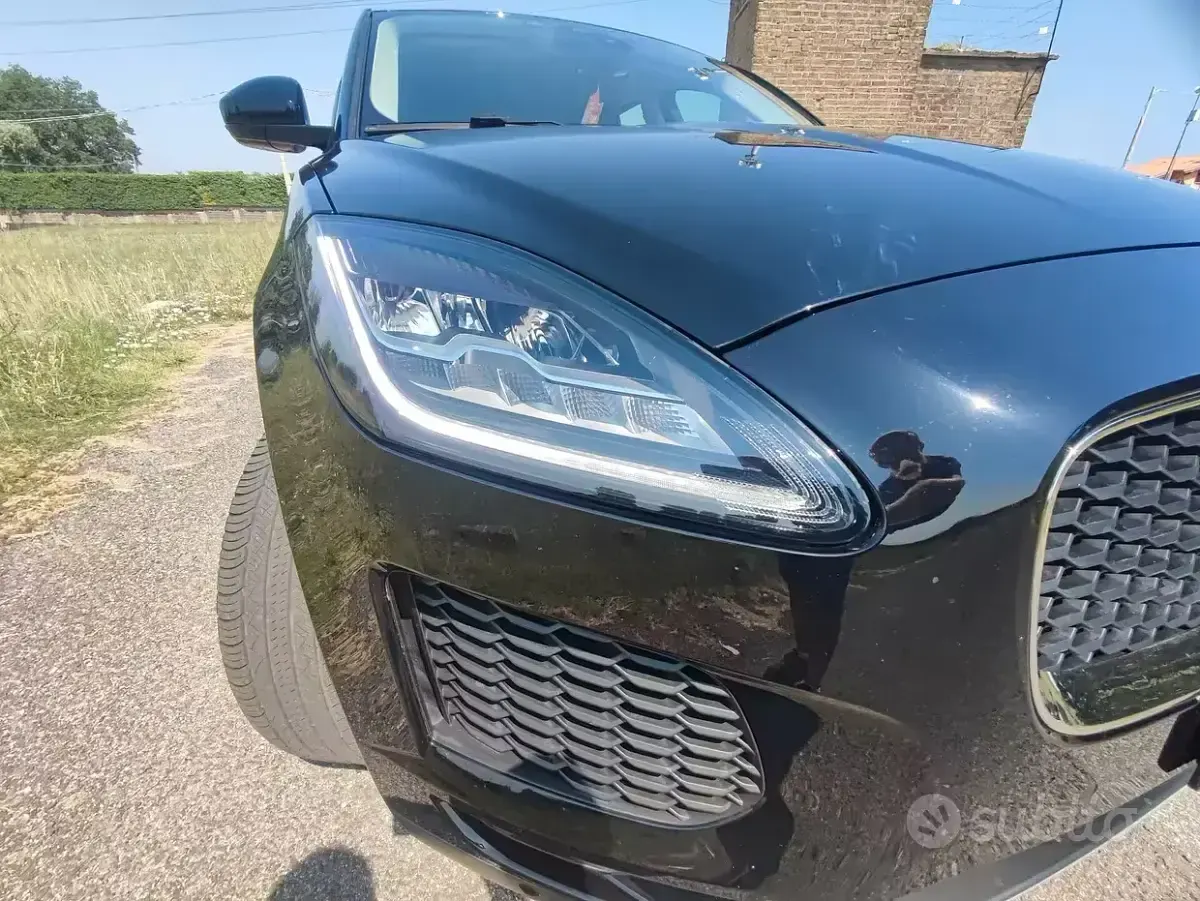 Usata Jaguar E-Pace R-Dynamic 150 CV (110 kW) 2019 Nero SUV