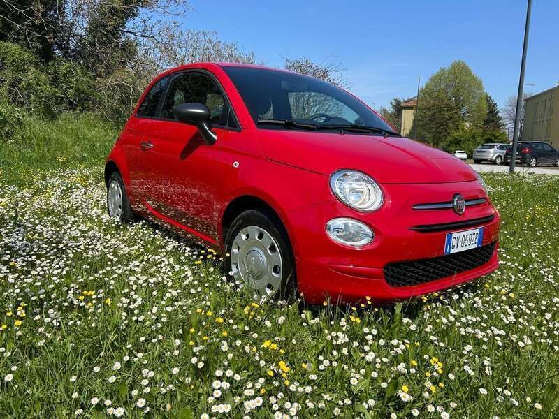 Rosso Usata 2024 Fiat 500 Due volumi | 13.500 € (Buon prezzo) - Immagine 1/4