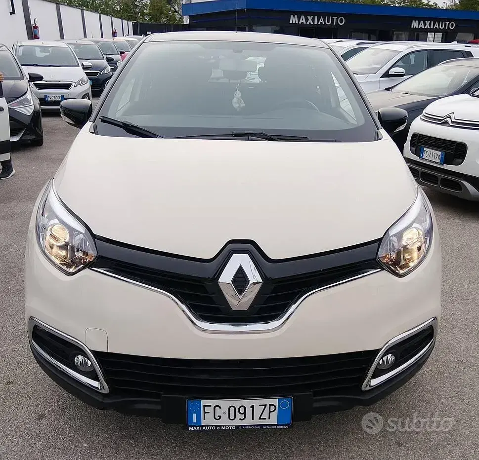 Usata Renault Captur 90 CV (66 kW) 2017 Beige SUV