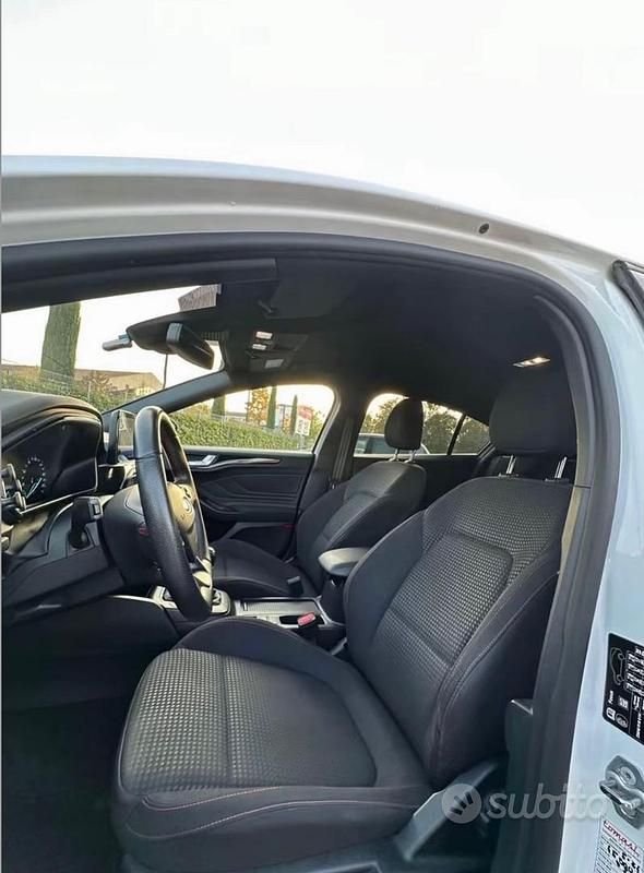 Usata Ford Focus 125 CV (91 kW) 2021 Bianco Berlina