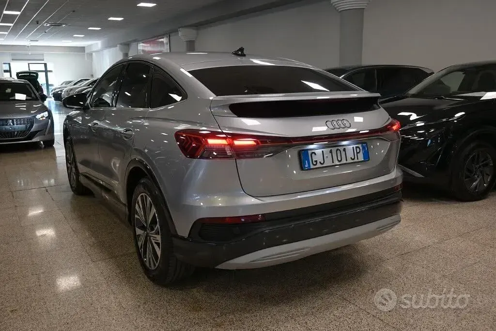 Usata Audi Q4 e-tron Business 77 kW (105 CV) 2022 Grigio SUV