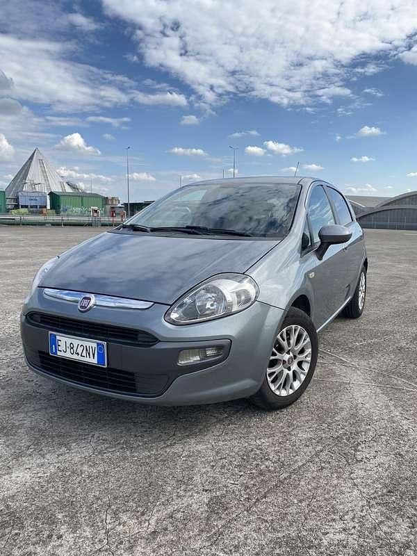 Usata 2011 Fiat Punto Evo Racing Due volumi | 2400 € (Buon prezzo) - Immagine 1/4