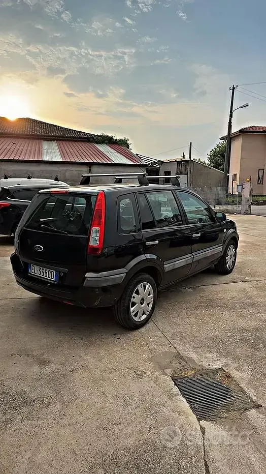 Usata Ford Fusion 80 CV (58 kW) 2011 Nero Utilitaria