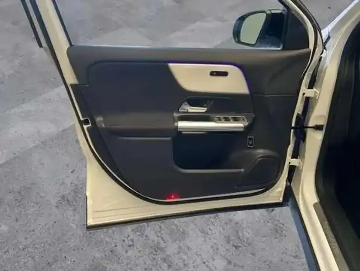 Usata Mercedes GLA200 Premium 163 CV (119 kW) 2025 Bianco SUV