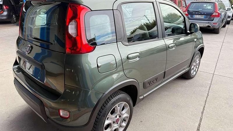 Usata Fiat Panda 4x4 S 75 CV (55 kW) 2015 Verde Utilitaria