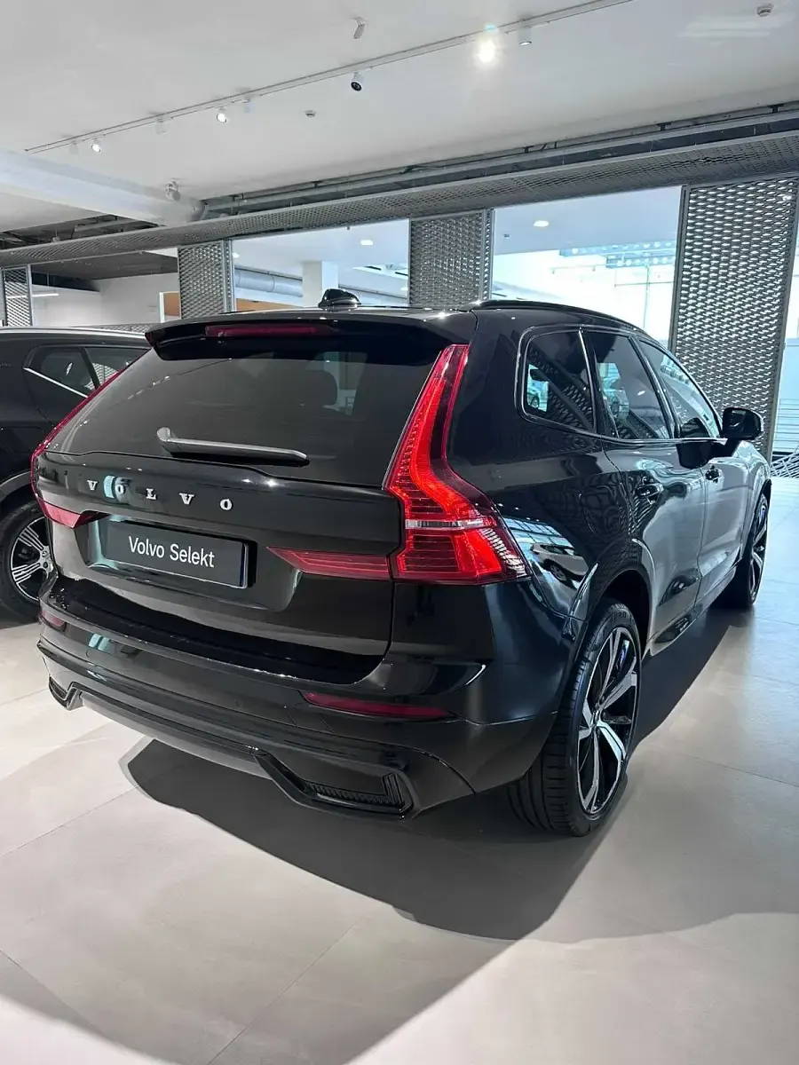 Usata Volvo XC60 184 CV (135 kW) 2024 Nero SUV