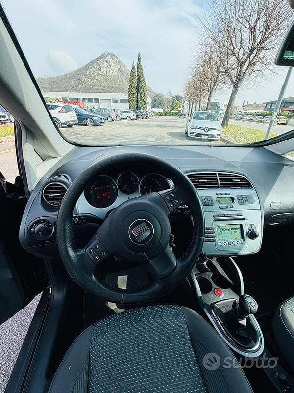 Usata Seat Altea XL 105 CV (77 kW) 2009 Nero Monovolume