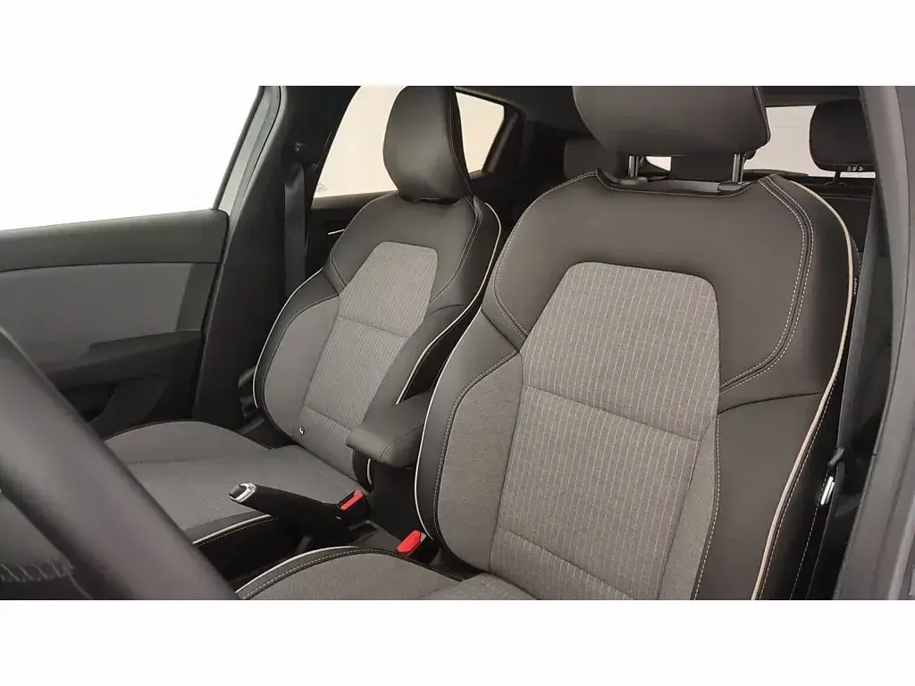 Usata Renault Clio Techno 91 CV (66 kW) 2025 Ceramic grey Utilitaria