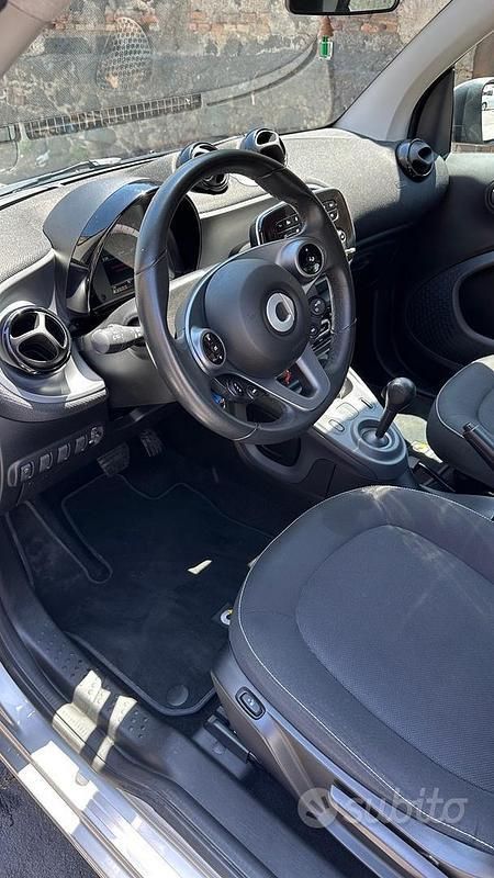 Usata Smart ForFour 61 CV (44 kW) 2018 Nero Utilitaria