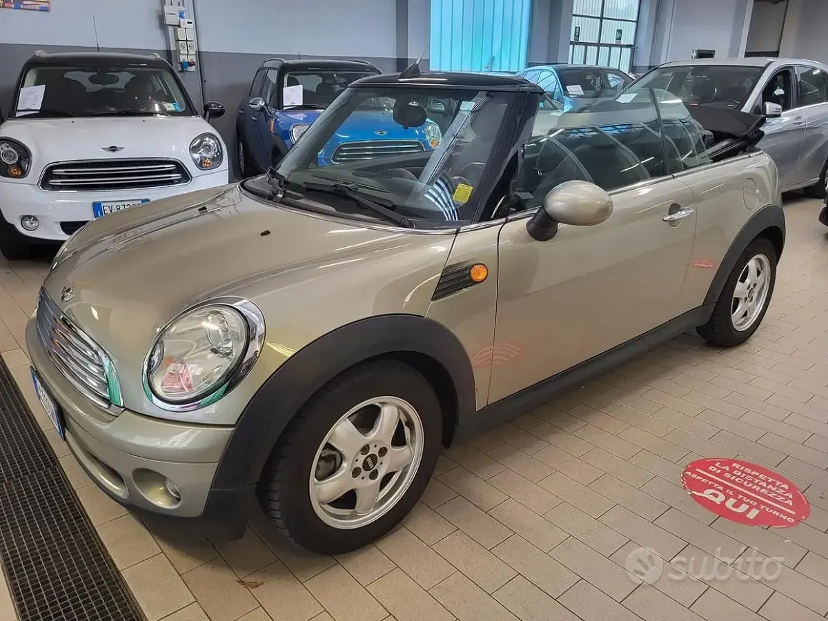 Usata Mini Cooper Cabriolet 120 CV (88 kW) 2009 Bronzo Cabrio